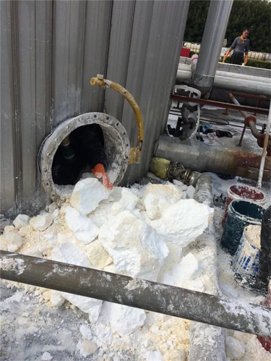 工業(yè)甲醛罐中的白色糊狀沉淀物